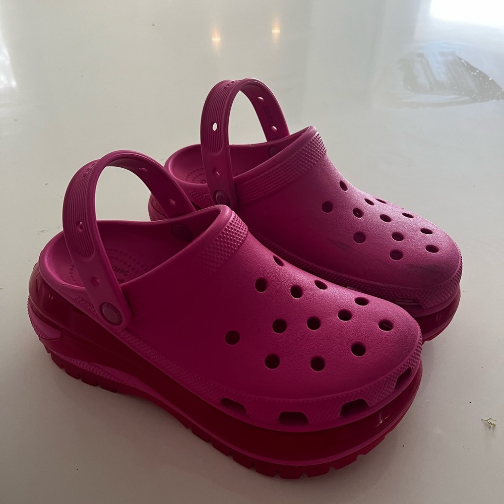CROCS Platform Bubble Pink Fuchsia Sandals